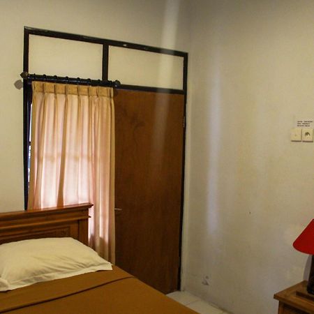 Nyoman Guesthouse Canggu Rum bild