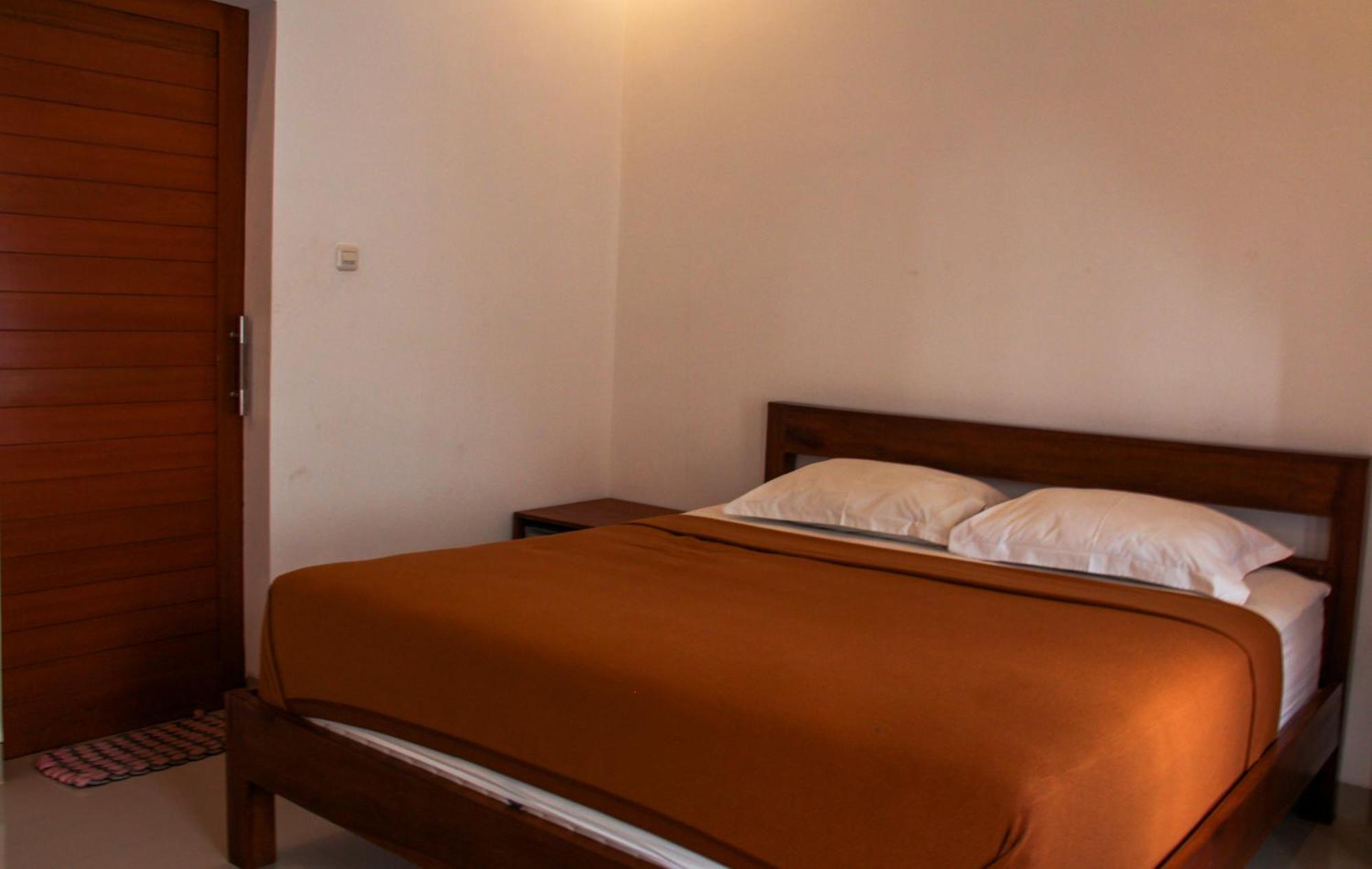 Nyoman Guesthouse Canggu Rum bild