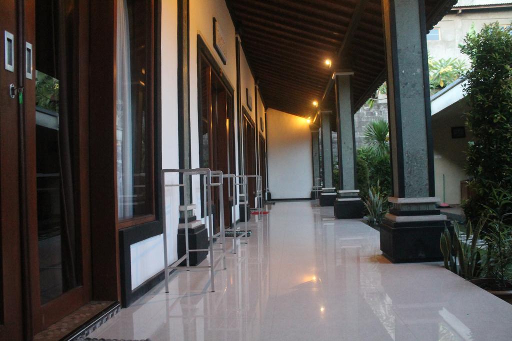 Nyoman Guesthouse Canggu Exteriör bild
